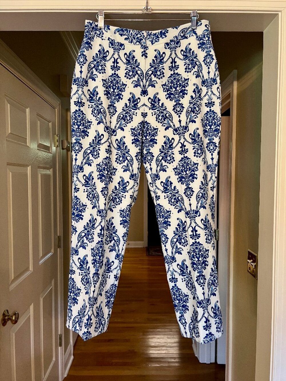 $325 NWT Elie Tahari Blue White Porcelain Paisley Floral Print Trouser Pant Sz 8